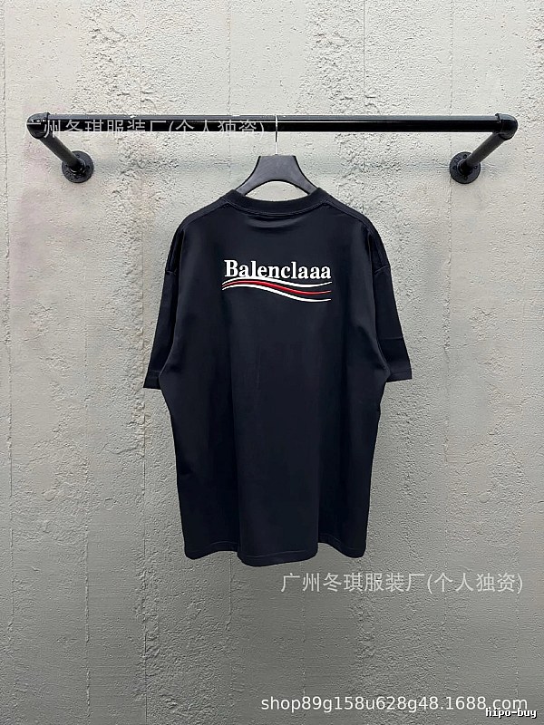 Balenciaga minimalist style black T-shirt