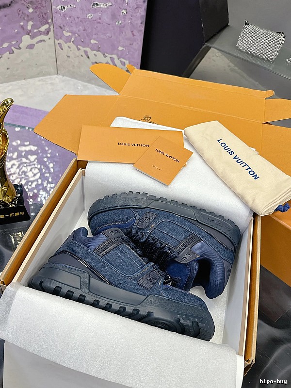 Louis Vuitton Blue Shearling Sneaker with Blue Low-top for Casual Outfits