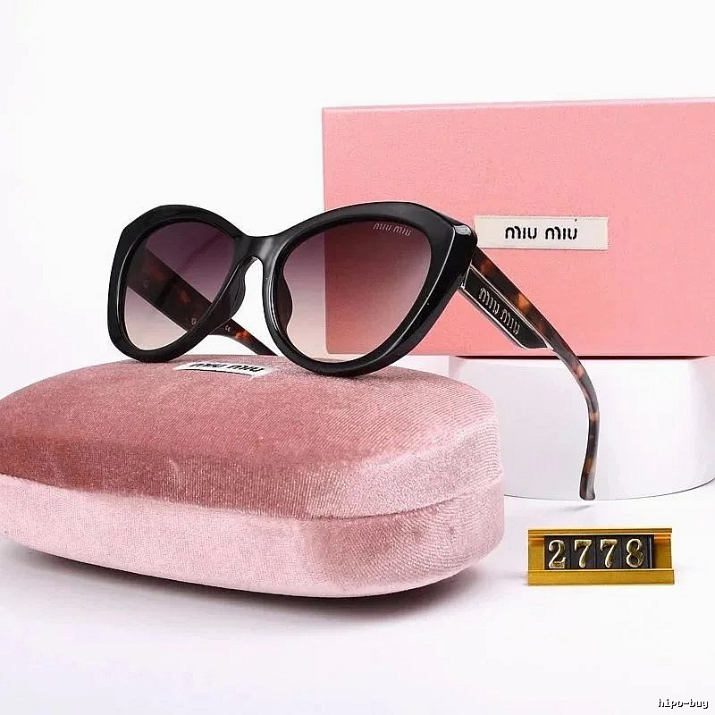 Miu Miu Casual Oversized sunglasses Black Oval Sunglasses for Streetwear Looks