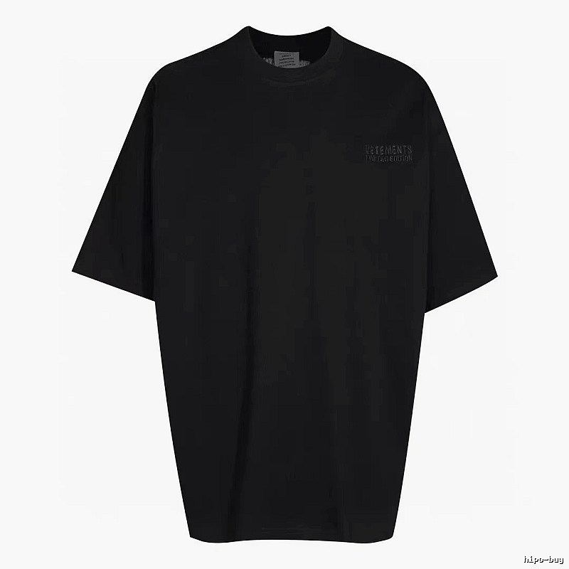 Relaxed Statement graphic T-shirt Black Colorful Lucky with Versatile Design