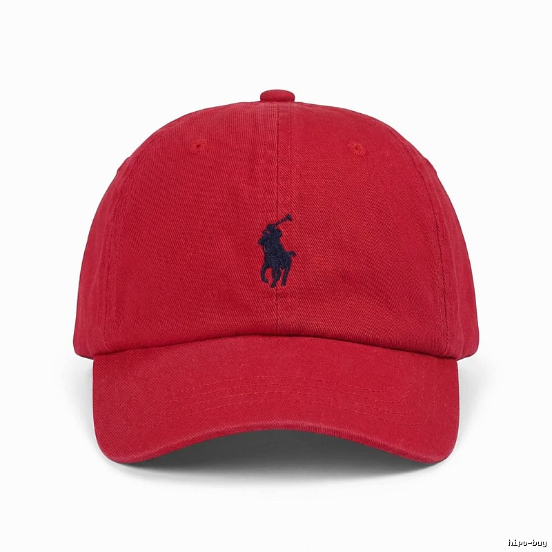 The classic and simple style red hat of Ralph Lauren