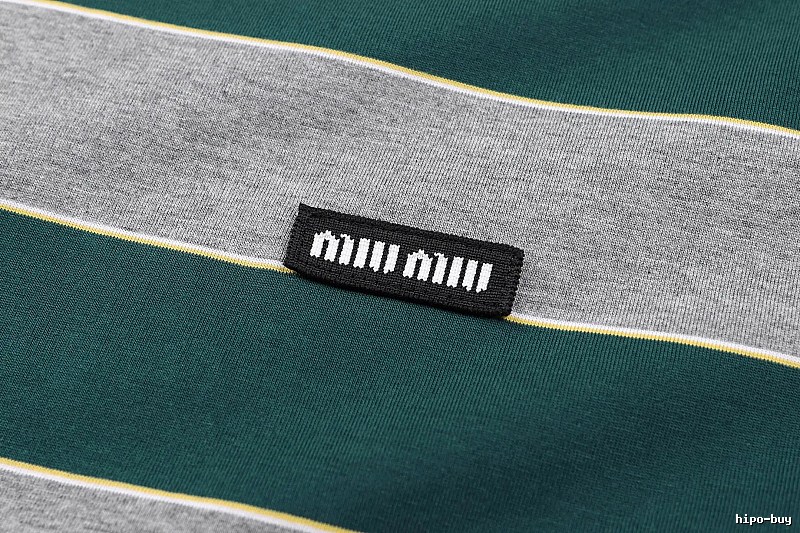 Travel Look Miu Miu Knit Top Graphic Front