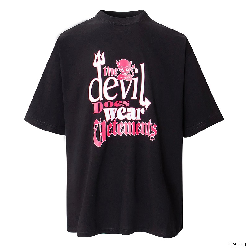 Travel Statement graphic T-shirt Black Colorful Lucky with Modern Look
